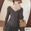 Top de Malha Feminino de Manga Longa Cor Sólida com Decote em V e Detalhe em Renda Cinza de Alta Qualidade, Estilo Novo Outono e Inverno, Falso Duas Peças com Bordas Franzidas