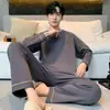 Novos Pijamas de Manga Longa para Homem 2025 para Outono e Inverno Gola Redonda Casual Solto Estilo Simples Roupa de Casa Espessada em Ambos os Lados