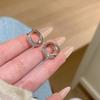 Brincos de diamante completos, brincos de argola requintados, brincos de zircônia combinando, fivela, design de zircônia, brincos avançados, brincos de pino com pontos