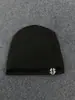 Sombrero Frío Versátil Retro de Moda para Hombres y Mujeres Bordado con Letras Doble Capa Transfronterizo de Punto Hip-Hop Tendencia Europea y Americana Casual