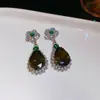 Aretes Redondos con Tachuelas de Diamante Cuadrado y Cadena Plateada, Cadena de Suéter Estilo Corte Vintage Francés, Exquisito Juego de Joyería de Alta Gama