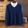Suéter básico de cachemira de color sólido para negocios, informal, holgado, grueso, con cuello en V, de lana pura para hombre, otoño e invierno, nuevo