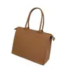Bolso de fieltro personalizado por el fabricante con cremallera, bolso de mano de fieltro de gran capacidad, diseño simple, logotipo personalizable