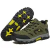 Otoño Invierno Exterior Tallas Grandes Felpa Plus Zapatos de Senderismo Hombres Mujeres Zapatos Deportivos Cálidos Zapatos de Algodón Impermeables Zapatos de Trekking Venta al por Mayor