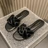 Zapatillas de Estilo Nuevo 2025 para Mujer Verano Traje Antideslizante Plano Playa Suela Suave Sandalias de Moda Sandalias de una Palabra