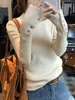 Novo Suéter Branco Slim de Gola Alta Meia Manga Outono/Inverno 2025 Camisa Base para Mulheres Camada Interna Tricotada com Punho de Botão Coreano