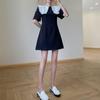 Vestido Coreano Ajustado com Gola Peter Pan, Renda, Estilo Doce, Vestidinho Preto, Saia Cinchada na Cintura da Moda e que Rejuvenesce