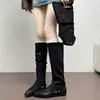 Botas altas retrô para mulheres, nova coleção outono/inverno 2026, botas de montaria estilo western com solado reto, retalhos, bordas dobradas e rebites