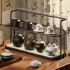 Pequeno expositor de mesa, novo conjunto de chá estilo chinês e porta-armazenamento de folhas de chá com bandeja de água, mesa de chá, suporte de exposição para bule de argila roxa e xícaras de chá