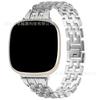 Adequado para Fitbit versa4/sense2 pulseira de metal universal Versa3 em relevo cinta oca de aço de cinco esferas