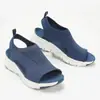 Sandálias Romanas Femininas de Tamanho Grande Estilo Novo para Revenda com Design Fly-Knit, em Estoque, Salto Plataforma, Bico Aberto, Cor Sólida, Sandálias Casuais Planas de Verão