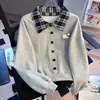 Moletom Casual Doce com Design de Botão e Boneco de Pelúcia, Top Falso Duas Peças com Gola Polo Xadrez, Estilo Universitário para Outono e Inverno