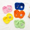 Meias de bebê 20 novas de primavera e verão acessórios de boneca boneca meias de barco infantis com antiderrapante dispensando meias de chão para bebês e crianças pequenas