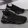 Zapatos de Suela Cruzada, Zapatos Deportivos Casuales de Punto Volador Modernos y a la Moda para Todas las Estaciones, Ligeros, Antideslizantes, Transpirables, Zapatos de Pareja para Uso en Exteriores