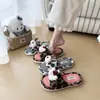 Chinelos de casa de pelúcia antiderrapantes de dupla face com estampa de leopardo e abertura nos dedos, com design de coelho, chinelos estilo ins para uso diário para influenciadoras femininas