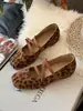 Estilo Coreano Baixo com Aumento Oculto de Altura Feminino Confortável Tira Cruzada 2026 Sapatos Mary Jane Camurça Bico Quadrado Sapatilhas Sapatos Únicos Novo Estilo