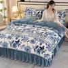 2026 Novo Conjunto de Quatro Peças em Lã de Leite de Peso Elevado Flanela Espessa Fleece Coral Fleece Sable Dourado Estilo Saia de Cama com Estampa Fleece