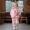 Ropa de Otoño e Invierno para Bebé Niño Traje Forrado de Polar, Nuevo Elegante Chaleco Cálido de Dibujos Animados Juego de Tres Piezas para Bebés y Niñas en Invierno