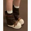 Botas cortas de mujer de moda con suela gruesa, nuevo estilo vintage para aumentar la altura verano 2026, adecuadas para faldas, botas versátiles de suela blanda estilo bootcut
