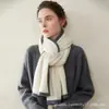 Bufanda de Moda a Bloques de Color para Mujer 100% Cachemira Color Contrastante Otoño e Invierno Nueva Tejida Gruesa Bufanda Cálida Calentador de Cuello Chal