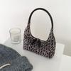 Bolso de Mano Coreano Retro de Diseño Nicho con Estampado de Leopardo 2024 Nuevo Otoño Bolso Media Luna Moda Peluche Bolso de Axila para Mujer