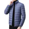 Marca Mango Otoño e Invierno Chaqueta Ligera de Plumón Acolchada de Algodón para Hombre Corta Cuello Vertical con Capucha Mediana Edad y Ancianos Ligera Fina Abrigo Roto