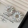 Pendientes de Girasol Metálicos Huecos Vintage para Mujer, Estilo Minimalista Retro, Pendientes de Botón Exagerados, Accesorios de Oreja Únicos de Alta Gama