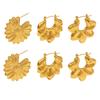 Aretes Europeos y Americanos Transfronterizos de Acero de Titanio Chapados en Oro de 18K con Diseño de Crisantemo de Ola Plisada, Aretes de Mujer Versátiles Asimétricos de Moda