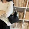 Bolsa de Balde de Nylon Bordada com Pônei de Luxo Modelo Novo 2026 Cor Sólida Simples Versátil Bolsa de Ombro de Verão Tendência