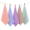 Toalla facial cuadrada de coralina de color liso absorbente color liso simple se puede bordar con palabras hecho logo Kuaishou fábrica venta al por mayor regalos