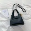 Bolso de Mano y Bolso Cruzado de Gama Alta de Nicho para Mujer, Nuevo Estilo Coreano 2026, Colgante Lindo, Bolso Versátil y de Moda para el Día a Día