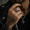 Estoque Pronto Estilo Retrô Rock Hip Hop Anel Fundido de Aço Titânio 304 Tendência Uso Personalidade Moda Anel para Dedo Cruzado
