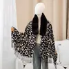 2026 Bufanda Nueva Vintage de Nicho con Estampado de Leopardo y Cuello de Piel Falsa de Cachemir para Mujer, Estilo Chica Caliente de Otoño e Invierno, Chal Cálido y Elegante