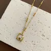 Colar Quadrado de Aço Inoxidável com Design de Nicho Transfronteiriço para Mulheres, Colar de Aço Titânio Estilo Europeu e Americano com Diamante Colorido