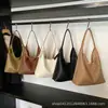 2025 Nueva Bolso de Hombro Transfronterizo para Mujer de Moda Vintage Nicho Bolso Tote Gran Capacidad Patrón Tejido Bolso de Axila para Viajes