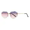 Nuevas Gafas de Sol para Mujer Estilo Lujo Ligero de Gama Alta, Marco Pequeño Personalizado, Marco Rombo, Borde Cortado sin Montura, Gafas de Sol con Visera Transfronterizas