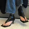 2026 Novas Botas de Tornozelo Abertas Bico Dividido Dedo do Pé Sexy Tira no Dedo Boca de Peixe Bico Quadrado Sandálias Couro Macio Verão Botas de Salto Alto Feminino