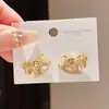 Pendientes de Plata Vintage de Terciopelo Zirconia con Diseño de Pony para Otoño e Invierno, Pendientes de Botón Exquisitos de Lujo Ligero, Pendientes Versátiles para el Año de Nacimiento