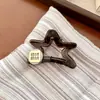 Pinza de Garra con Pentagrama Etiqueta Dorada para Mujer 2025 Nuevo Pinza para el Cabello de Gama Alta Cola de Caballo Alta Parte Posterior de la Cabeza Recogido Pinza de Tiburón Accesorio para el Cabello