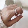 Anillo sencillo de estilo coreano, anillo liso, moda, temperamento, personalidad, combina con todo, estilo frío, anillo para dedo, joyería de mano para personas de moda.