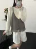 Suéter Camada com Colete Camisola + Conjunto de Duas Peças Tricô Manga Longa Gola Redonda Cor Sólida Novo Design Outono/Inverno 2026 para Mulheres