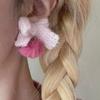 Diseño original de nicho linda niña lazo rosa bola de felpa otoño e invierno aretes clip para la oreja femenino 2023 Nuevo