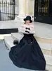 Elegante Xale de Pelúcia Estilo Hepburn + Vestido com Laço de Renda Conjunto de Duas Peças de Alta Qualidade
