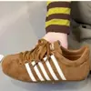 Zapatos duraderos para deportes y ocio al aire libre, modernos y antideslizantes, con rayas de otoño, un diseño retro y un estilo versátil para 2026. Estos son zapatos de gamuza para mujer
