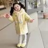 Ropa de Abrigo de Lana de Terciopelo para Niñas Invierno 2025 Nueva Ropa de Lana Roja para Niños Ropa Engrosada de Año Nuevo para Bebé Niña