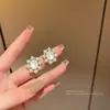 Brincos Doces e de Alto Padrão em Prata 925 com Pino Coreano, Design Simples Cravejado com Diamantes, Único e Estiloso