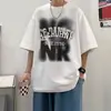 Traje de manga corta para hombre, marca de moda ins de verano, ropa de hombre de corte holgado, un elegante conjunto de dos piezas combinado con jeans de alta costura