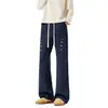Calças bordadas coloridas de secagem rápida para homens, adequadas para primavera e outono, apresentando um corte inclinado estilo americano, design casual, perna larga moderna e estilo ligeiramente flare, longo e à prova de vento.