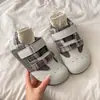 Outono 2026 Novo Estilo Coreano Sapatos Chunky com Solado Grosso Aumentadores de Altura Tênis Casuais Versáteis com Velcro