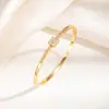 Pulsera fina de circonita estilo T para mujer, de alta gama europea y americana, estilo de lujo ligero, al por mayor para bodas, cenas y eventos